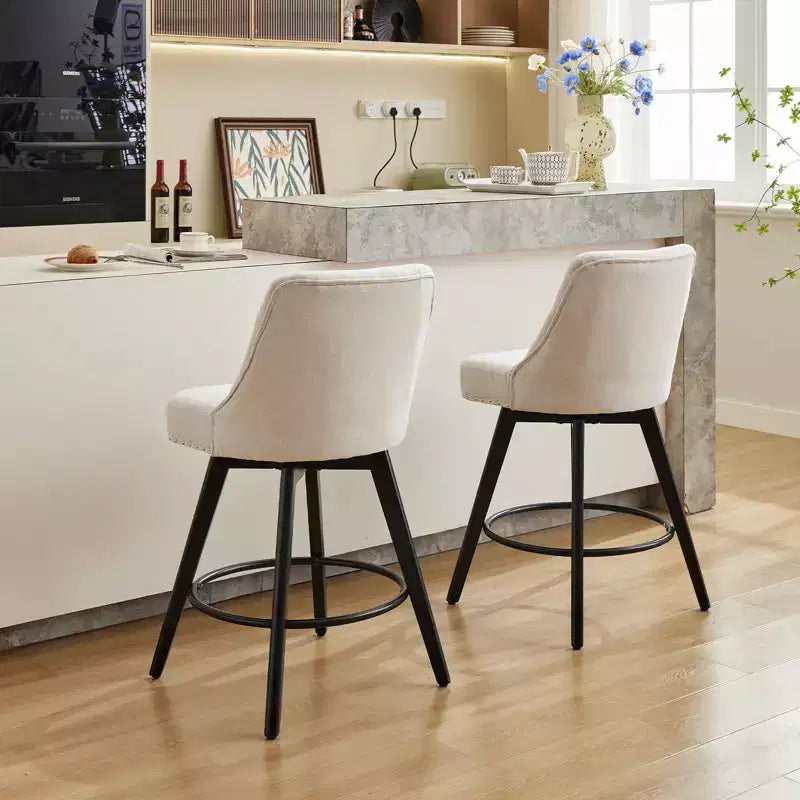Deux tabourets de bar pivotants modernes