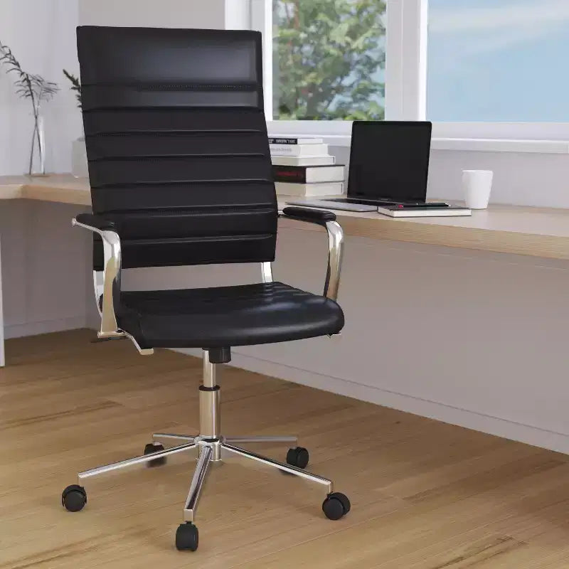 Chaise de bureau à dossier haut avec réglage pneumatique de la hauteur d'assise et pivotement à 360°